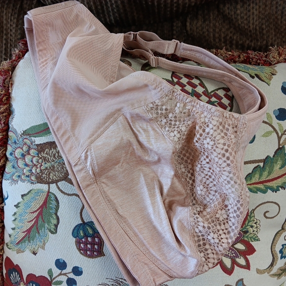 Glamorise Bra 42F Full Coverage Style 1064 NWOT BEIGE Lace - Picture 4 of 6